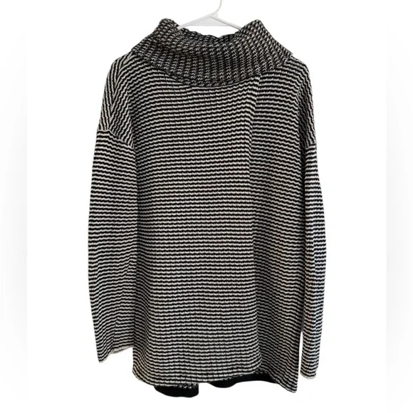 Cabi Fergie Split Knit Cowl Turtleneck Sweater - Picture 3 of 11